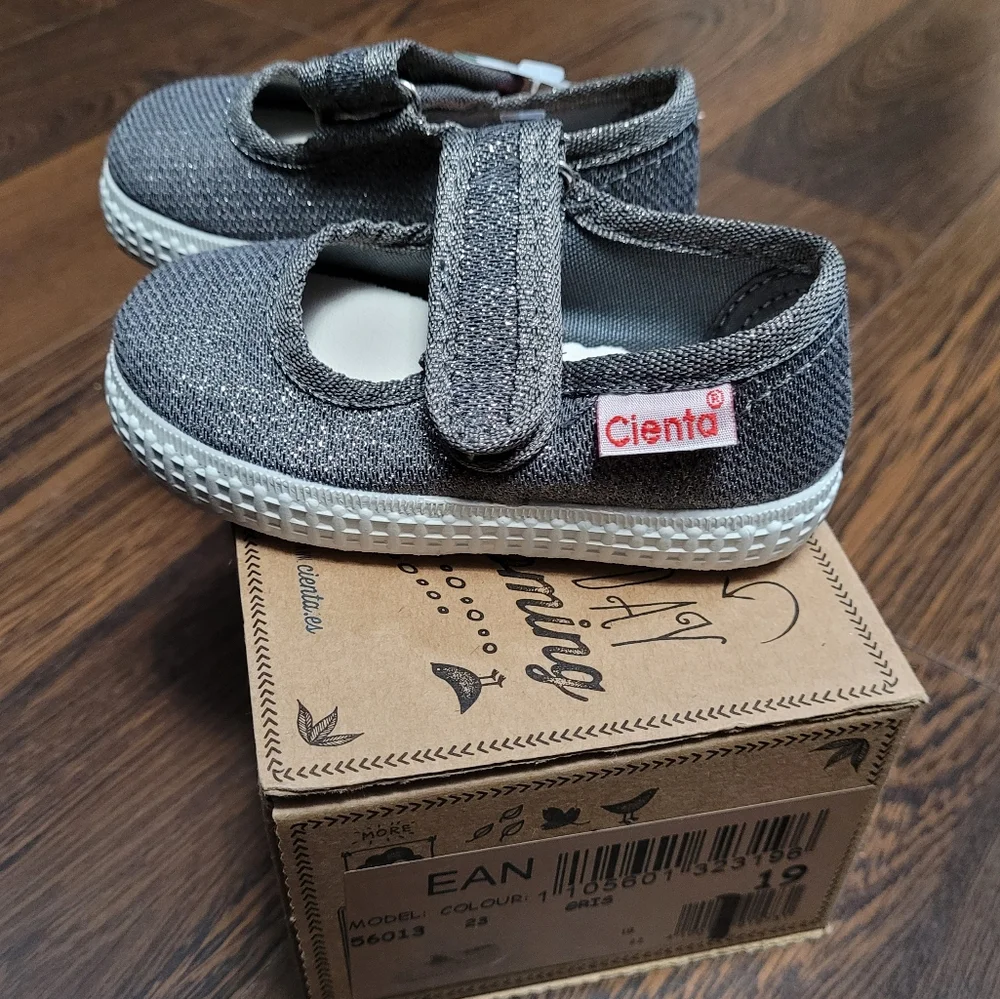 Cienta grey Mary Jane sneaker, size 3.5 baby/walker/toddler, NWT